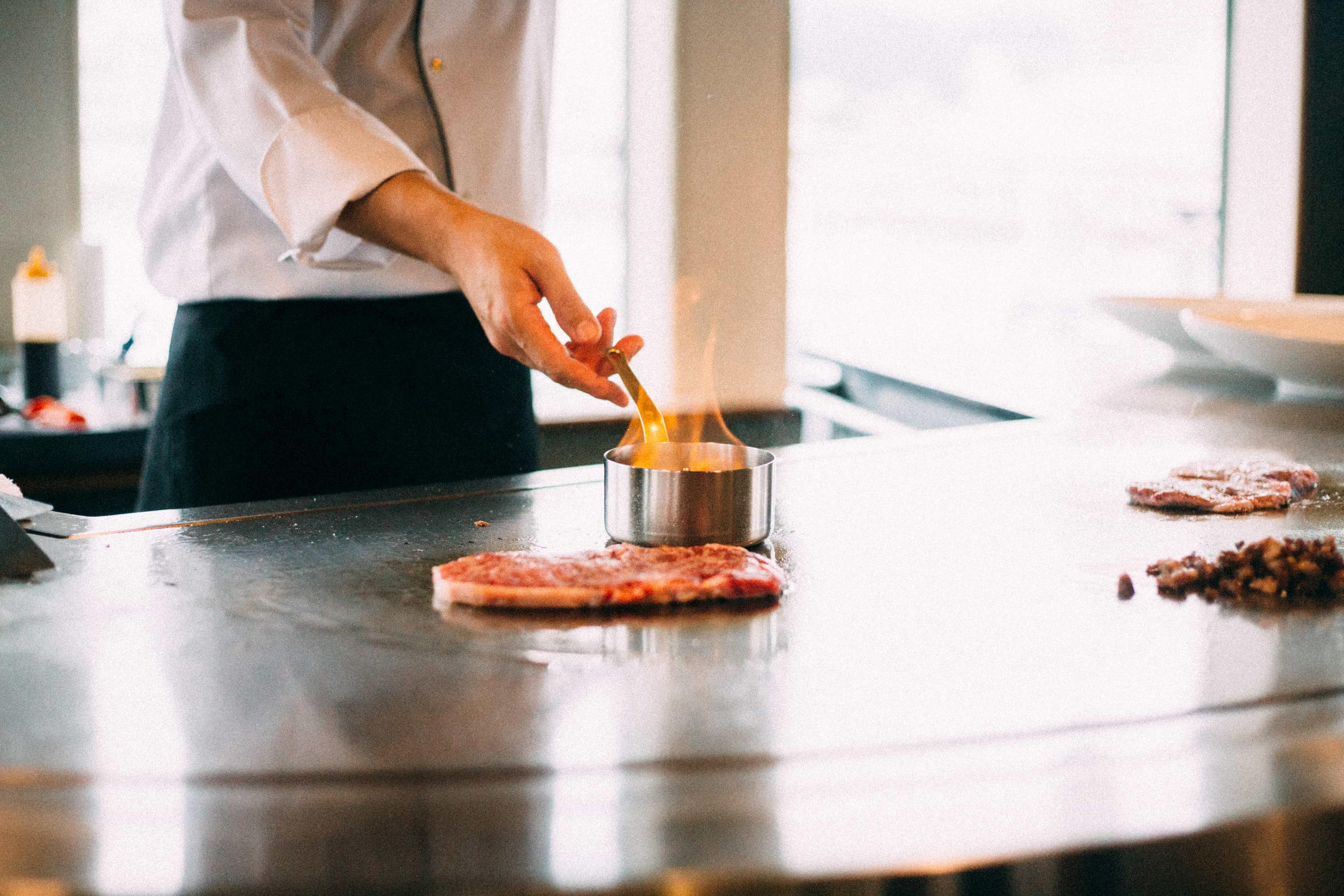 両親へのプレゼント旅行に迷ったら!神戸のクルーズ船コンチェルトで贅沢なひとときを